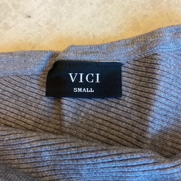 Top - Picture 2 of 2